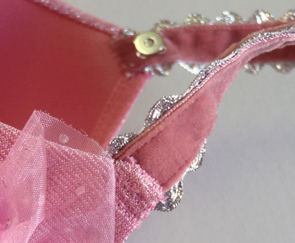 Secret bra pocket  Bra purse, Diy bra, Bra pouch